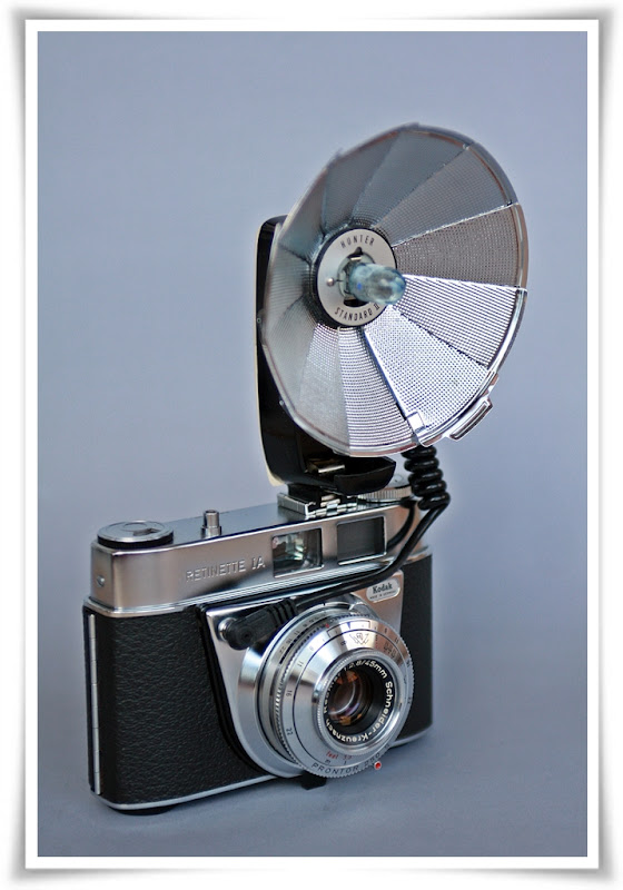 Dari Lensa CM Hunter Standard II Electronic Flash Gun